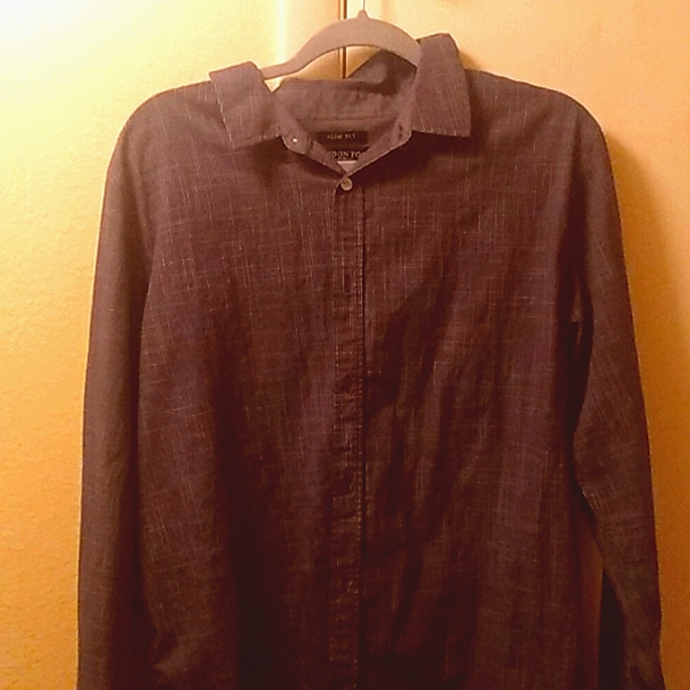 London Fog Button Up. (XL) Slim Fit Dark Blue no